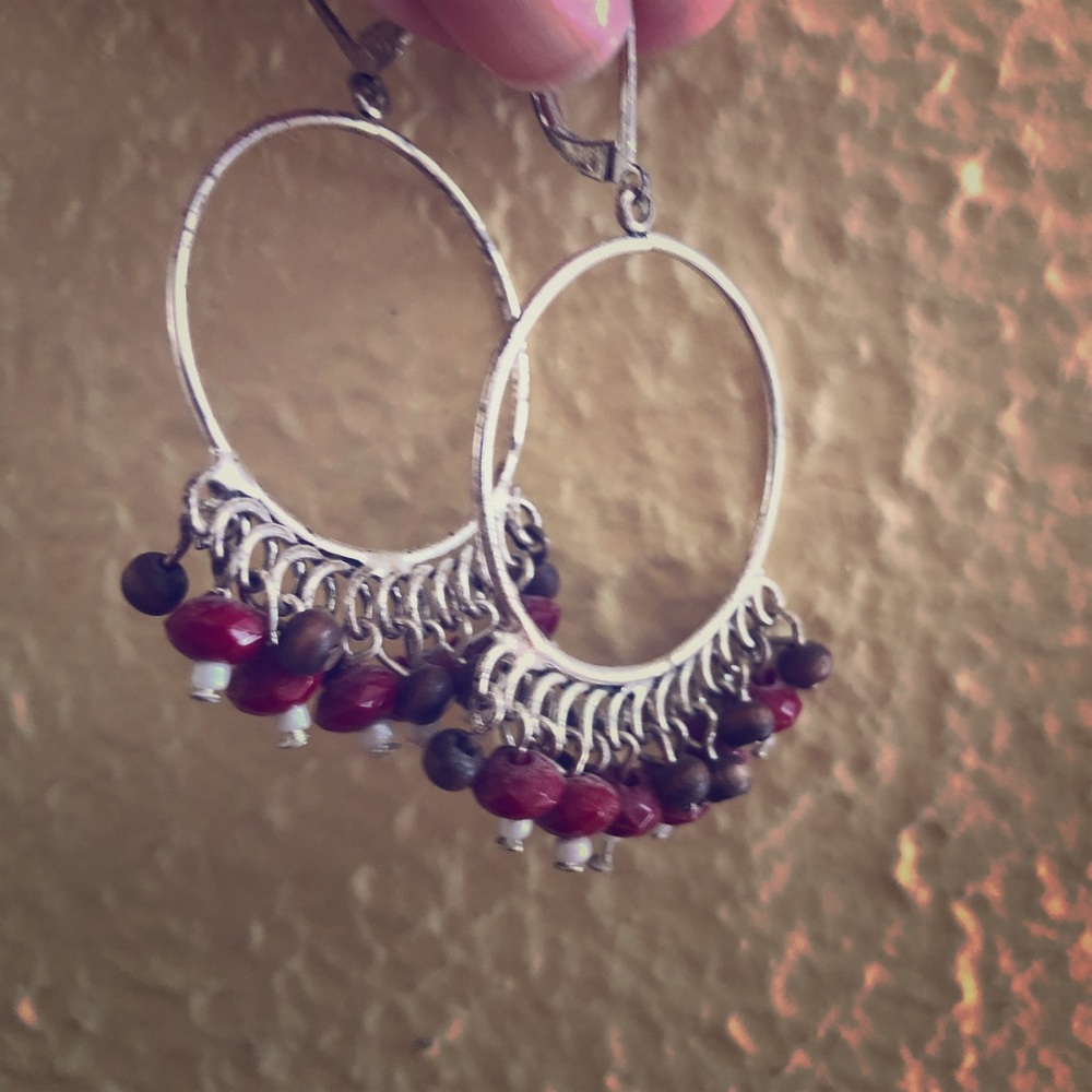 🦃 Silver hoop earrings with red beads